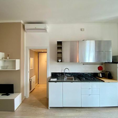 Piazzale Susa Bright Flat Con Veranda Milan Exterior photo